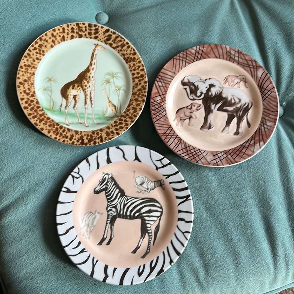 Three Home Decor Plates 7.5” Safari Giraffe, Elephant, Zebra